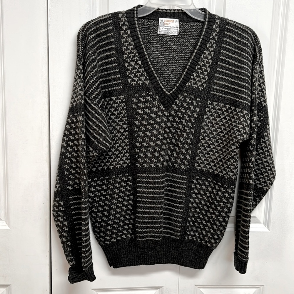 London Fog Black Gray Vintage Wool Blend Pull Over V Neck Sweater Mens Size M